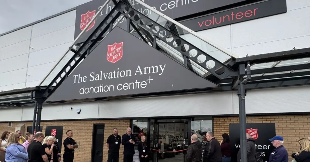 Salvation Army Charity Shop Wishaw Photos